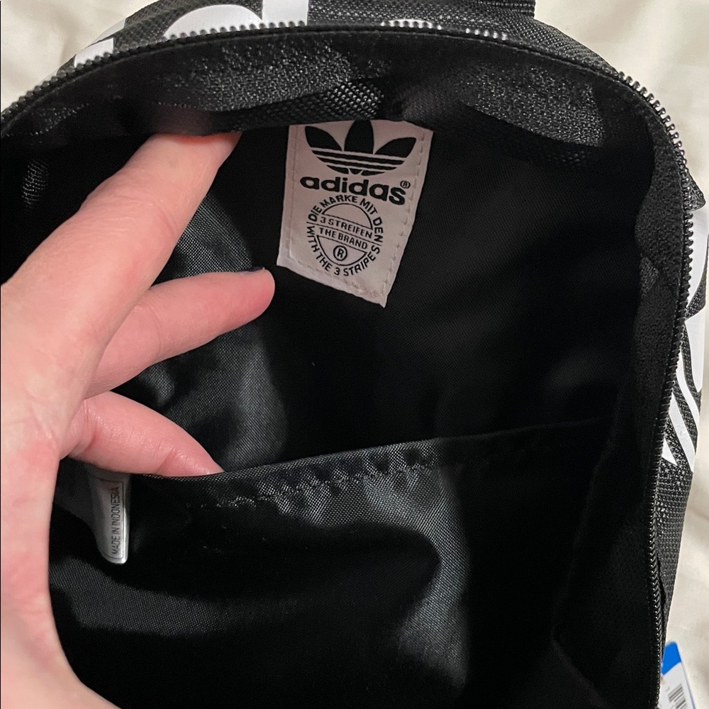 RESERVED 🚨Adidas ORIGINALS SANTIAGO MINI BACKPACK small black white pocket - Picture 12 of 16